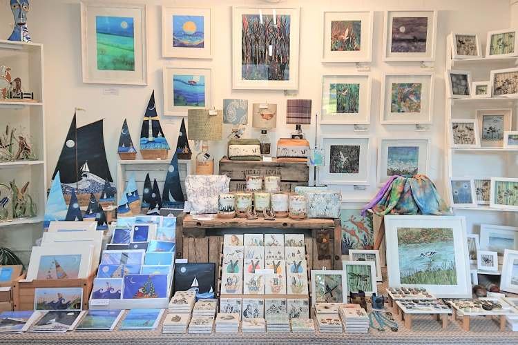 Gallery 10 showcase